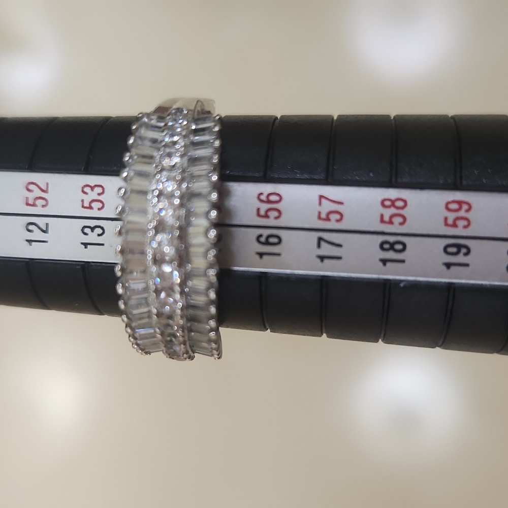 Crystal ring